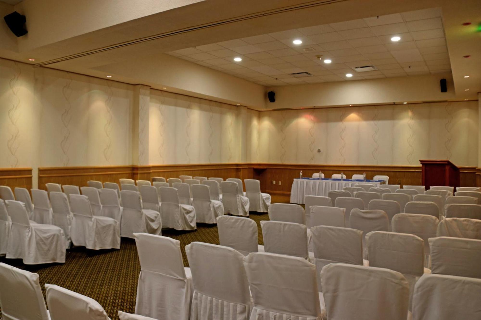 Holiday Inn La Piedad By Ihg Екстер'єр фото