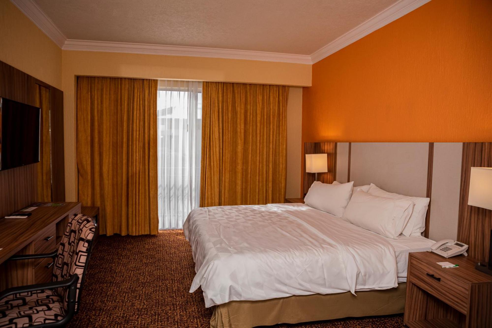 Holiday Inn La Piedad By Ihg Екстер'єр фото